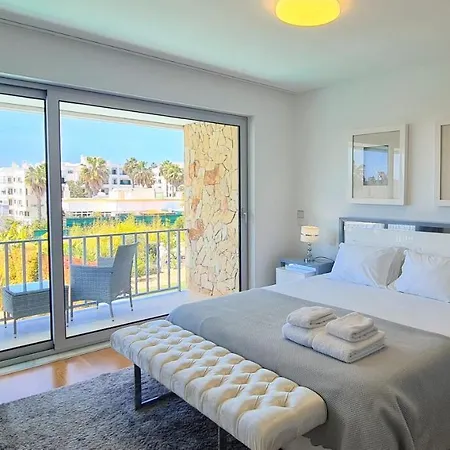 Vila Modern Design *